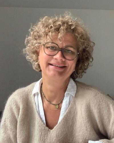 Isabelle Lardeur, praticienne en hypnose Ericksonienne et Reiki